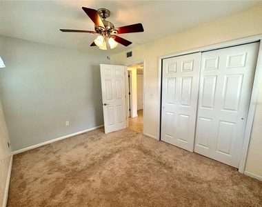 10908 W Elbow Drive - Photo Thumbnail 17