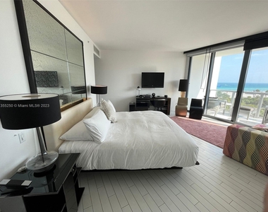 2201 Collins Ave - Photo Thumbnail 5