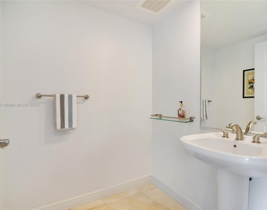 1755 E Hallandale Beach Blvd - Photo Thumbnail 6