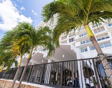 5601 Collins Ave - Photo Thumbnail 47