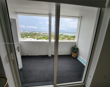 10275 Collins Ave - Photo Thumbnail 11