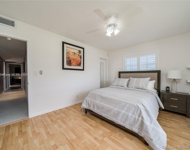 1309 Funston St - Photo Thumbnail 15