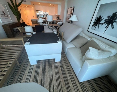 2301 Collins Ave - Photo Thumbnail 9