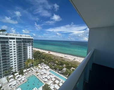 2301 Collins Ave - Photo Thumbnail 6