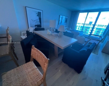 2301 Collins Ave - Photo Thumbnail 12