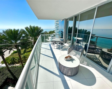 17121 Collins Ave - Photo Thumbnail 25