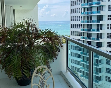 5151 Collins Ave - Photo Thumbnail 1