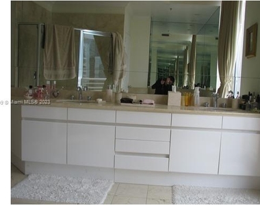 808 Brickell Key Dr - Photo Thumbnail 7