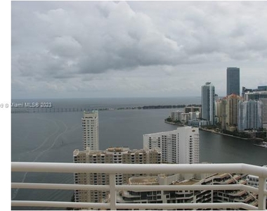 808 Brickell Key Dr - Photo Thumbnail 11