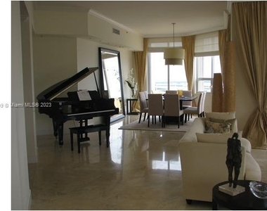 808 Brickell Key Dr - Photo Thumbnail 0