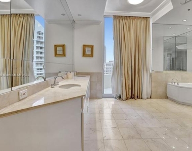 808 Brickell Key Dr - Photo Thumbnail 20