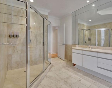 808 Brickell Key Dr - Photo Thumbnail 22