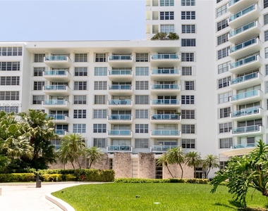 5161 Collins Ave - Photo Thumbnail 40