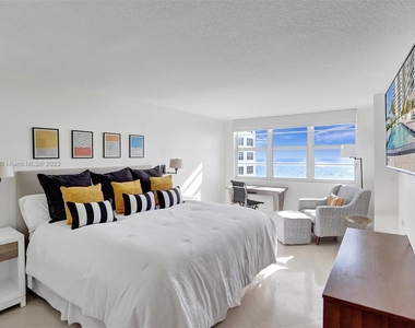 6917 Collins Ave - Photo Thumbnail 13