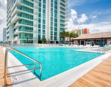 330 Sunny Isles Blvd - Photo Thumbnail 3