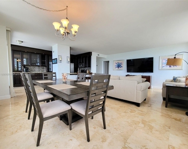 3505 S Ocean Dr - Photo Thumbnail 5