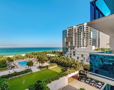 2301 Collins Ave - Photo Thumbnail 14