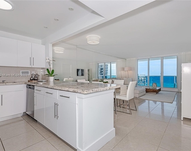 2301 Collins Ave - Photo Thumbnail 15