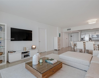 2301 Collins Ave - Photo Thumbnail 21