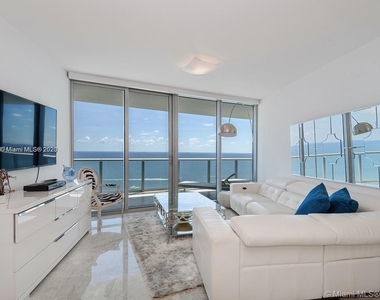 17001 Collins Ave - Photo Thumbnail 1