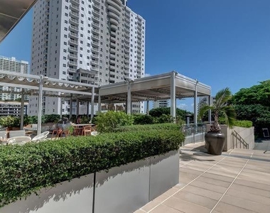 1435 Brickell Ave - Photo Thumbnail 60