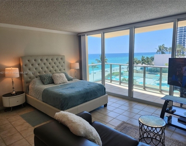 2501 S Ocean Dr - Photo Thumbnail 24