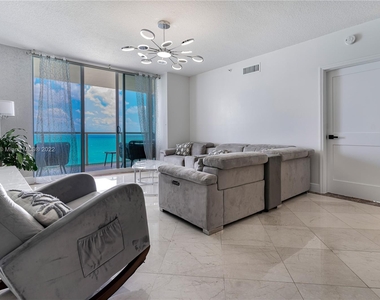 16699 Collins Ave - Photo Thumbnail 5