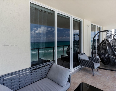 16699 Collins Ave - Photo Thumbnail 25