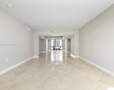 16275 Collins Ave - Photo Thumbnail 7