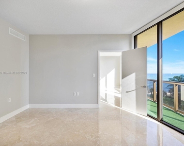 16275 Collins Ave - Photo Thumbnail 16