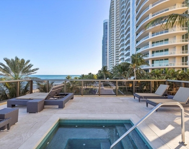 16275 Collins Ave - Photo Thumbnail 30