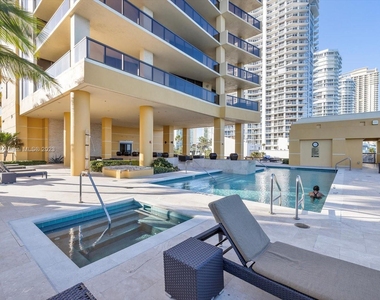 16275 Collins Ave - Photo Thumbnail 29