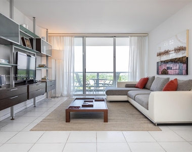 5161 Collins Ave - Photo Thumbnail 1