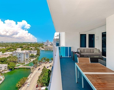 2301 Collins Ave - Photo Thumbnail 0