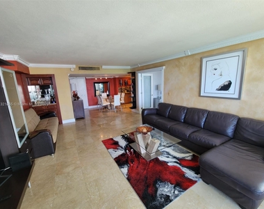 5151 Collins Ave - Photo Thumbnail 8