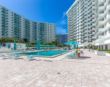 3725 S Ocean Dr - Photo Thumbnail 24