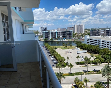 3725 S Ocean Dr - Photo Thumbnail 5