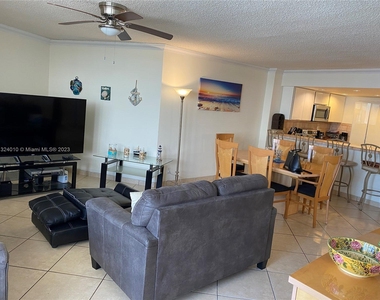 3725 S Ocean Dr - Photo Thumbnail 9