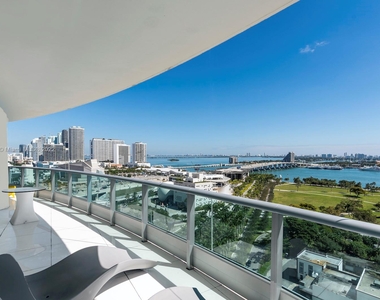 900 Biscayne Blvd - Photo Thumbnail 0