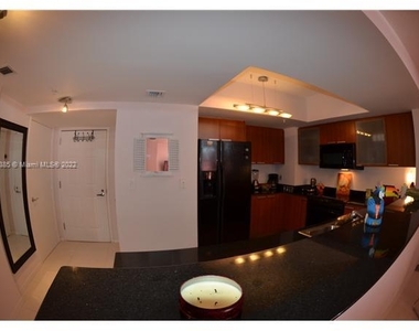 16699 Collins Ave - Photo Thumbnail 7