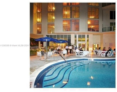 16699 Collins Ave - Photo Thumbnail 17