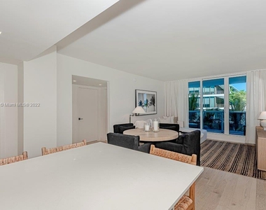 2301 Collins Ave - Photo Thumbnail 1