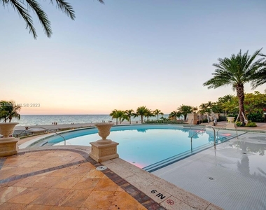 17901 Collins Ave - Photo Thumbnail 46