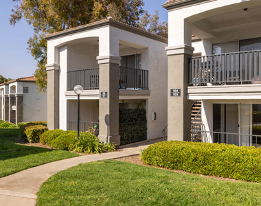 2851 Bedford Lane - Photo Thumbnail 16