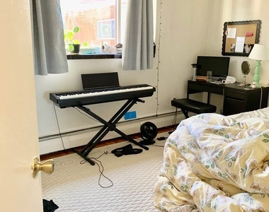 239 Kelton St - Photo Thumbnail 4