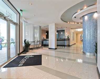 3901 S Ocean Dr - Photo Thumbnail 6