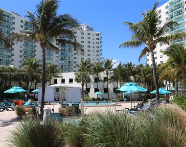 3901 S Ocean Dr - Photo Thumbnail 4