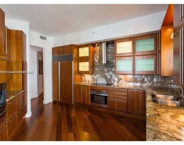 9595 Collins Ave - Photo Thumbnail 5