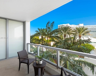 4391 Collins Ave - Photo Thumbnail 16