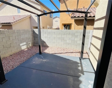 5783 Sol Vista Avenue - Photo Thumbnail 15